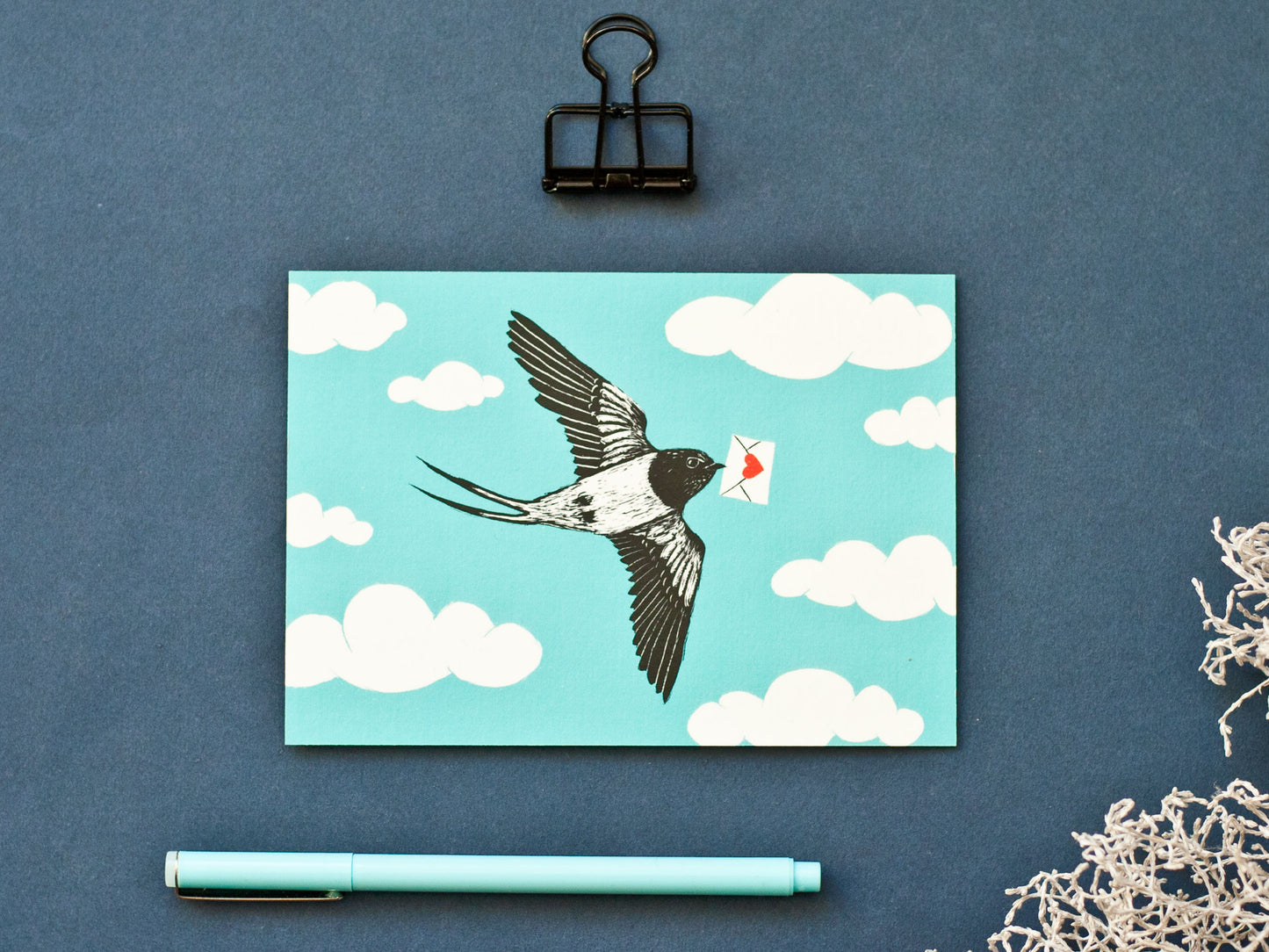 Postkarte mit Schwalbe und Liebesbrief im A6 Format