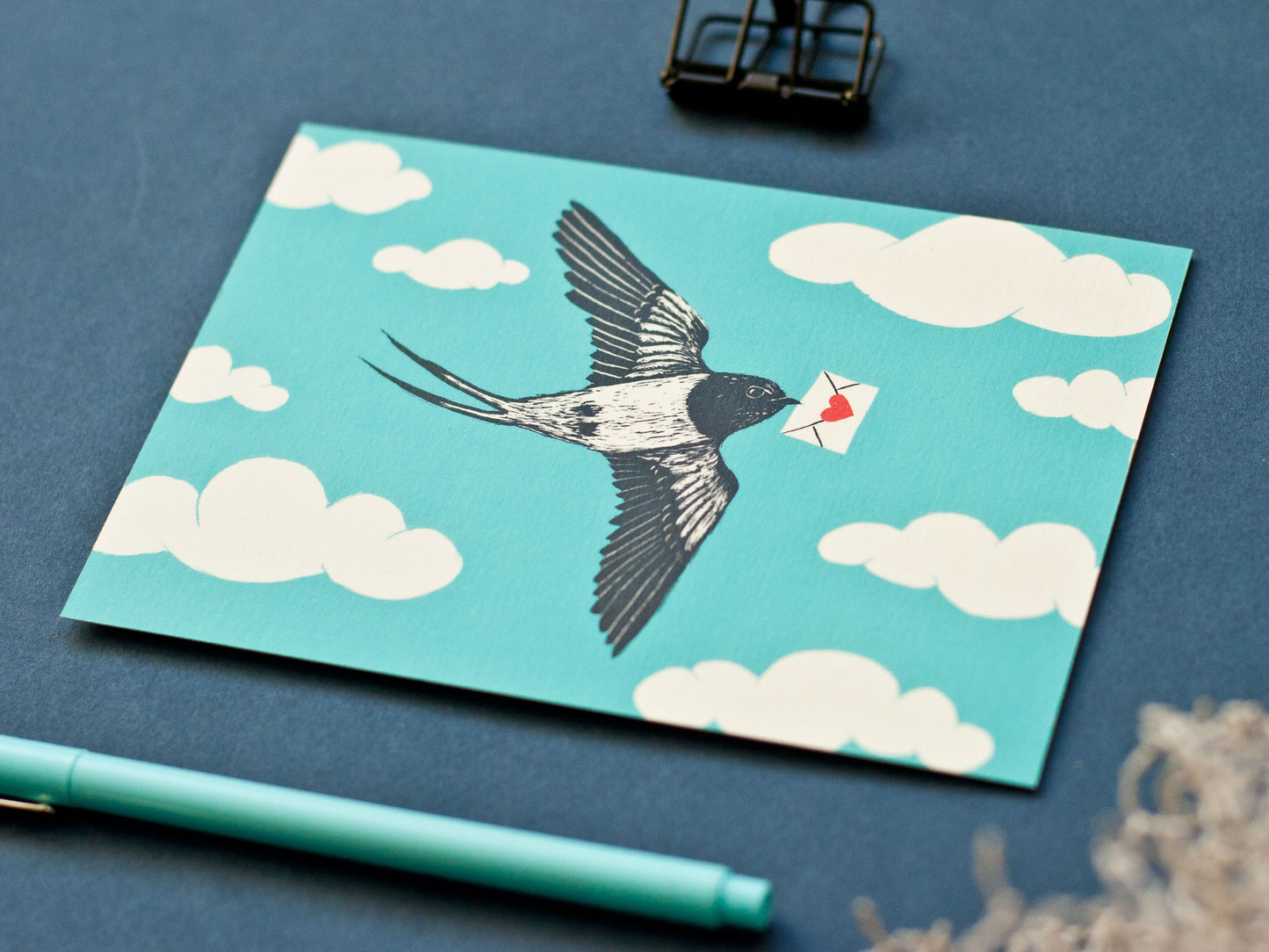 Postkarte mit Schwalbe und Liebesbrief im A6 Format
