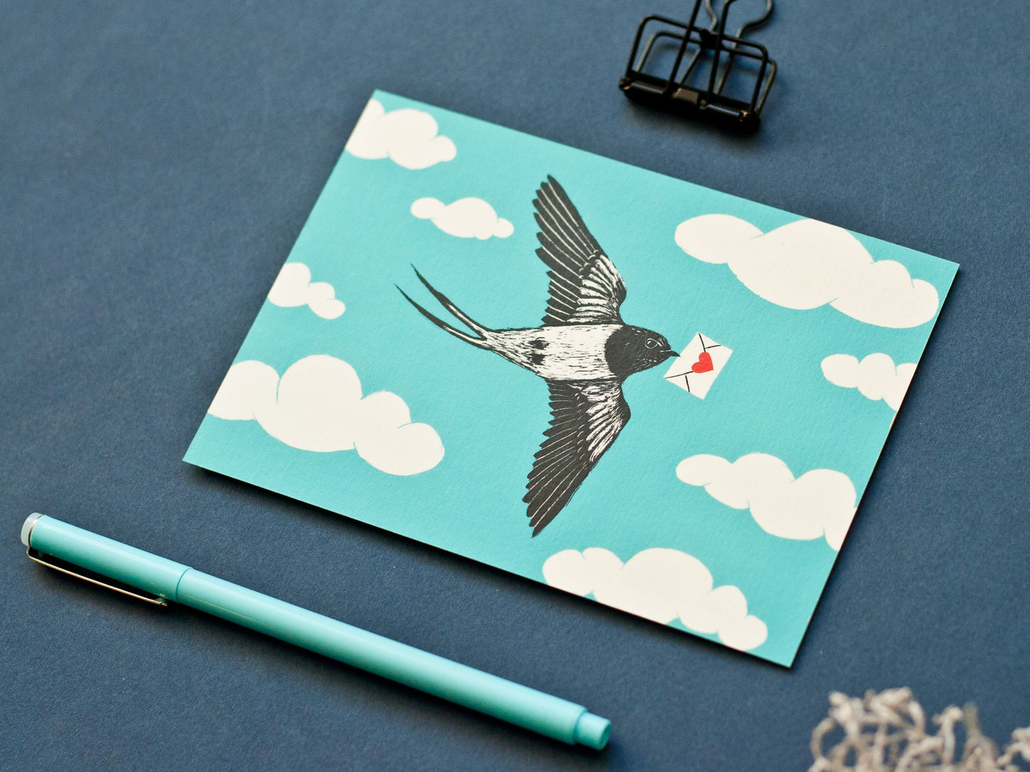 Postkarte mit Schwalbe und Liebesbrief im A6 Format