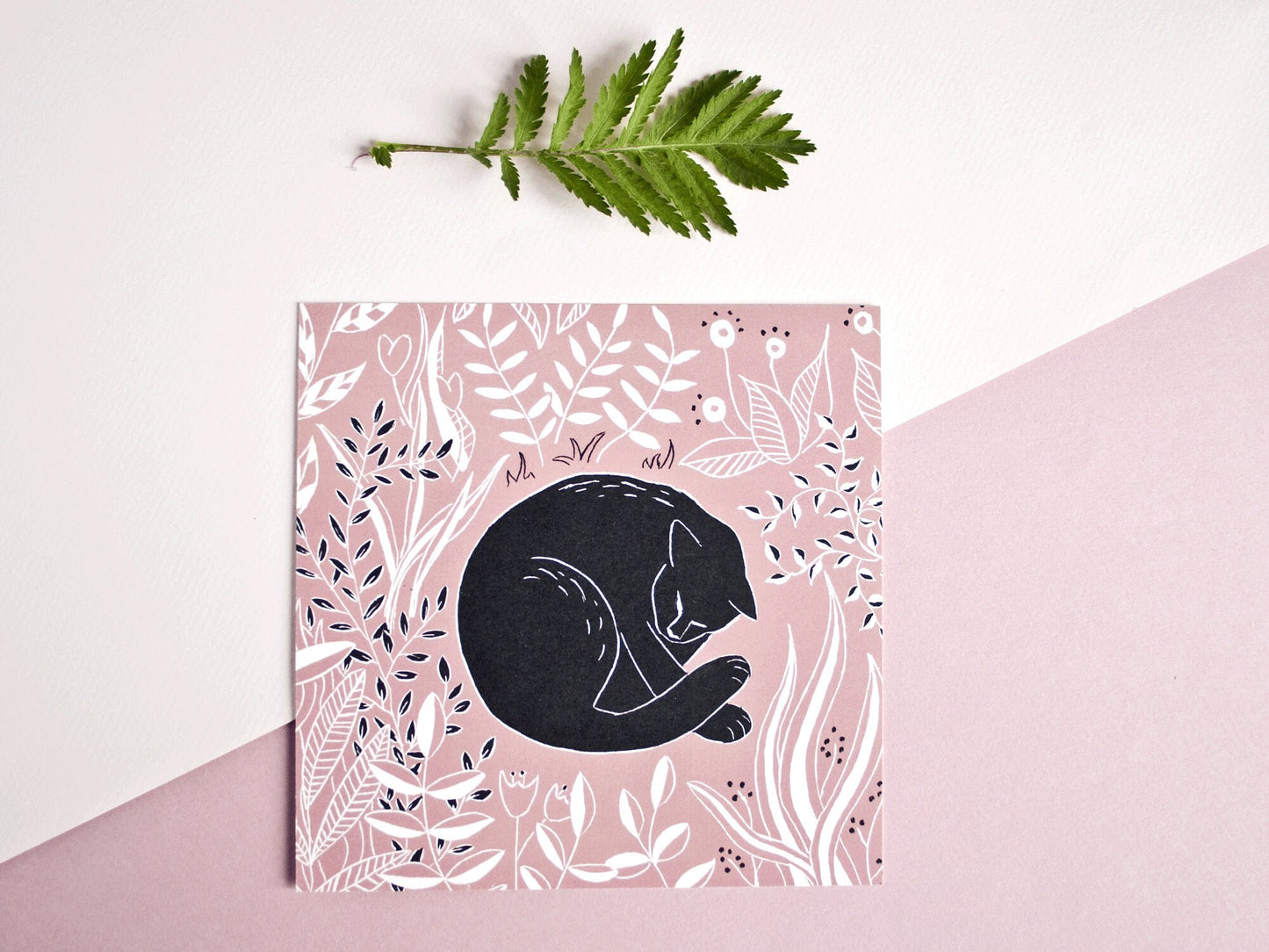 Quadratische Postkarte Katze